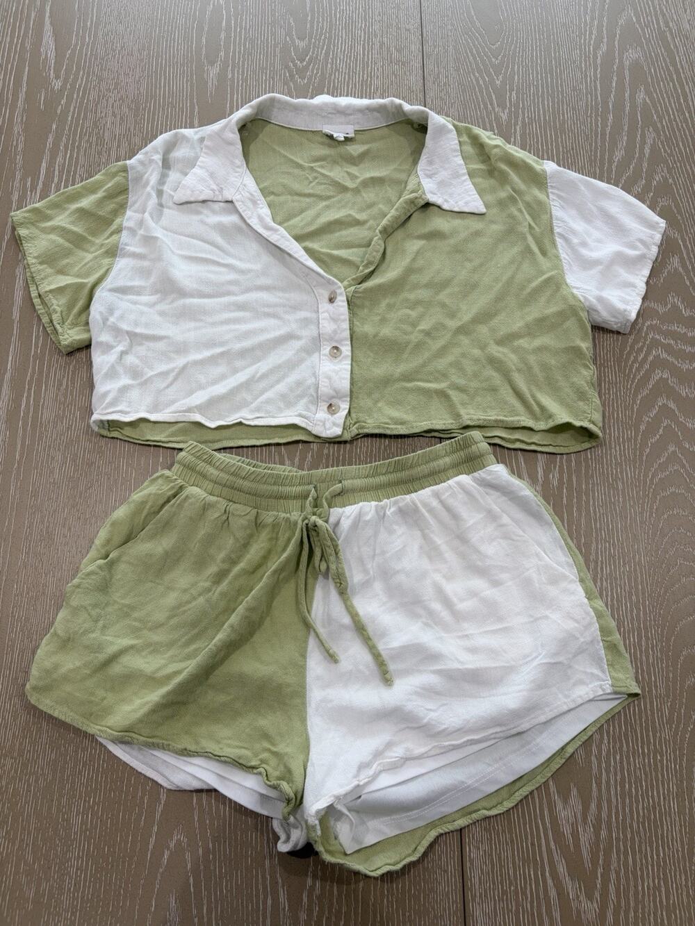 Le Lis Collection Green/White Matching Shorts Set Women’s Size Small